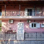 Modern Retreat Near Ancient Olympia And Sandy