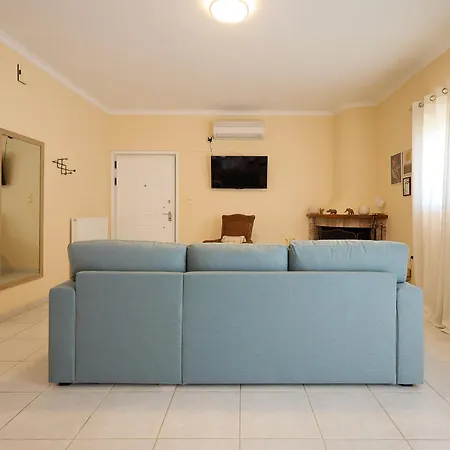 Modern Retreat Near Ancient Olympia And Sandy Daire *