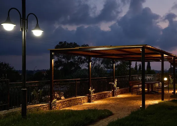 Modern Retreat Near Ancient Olympia And Sandy *