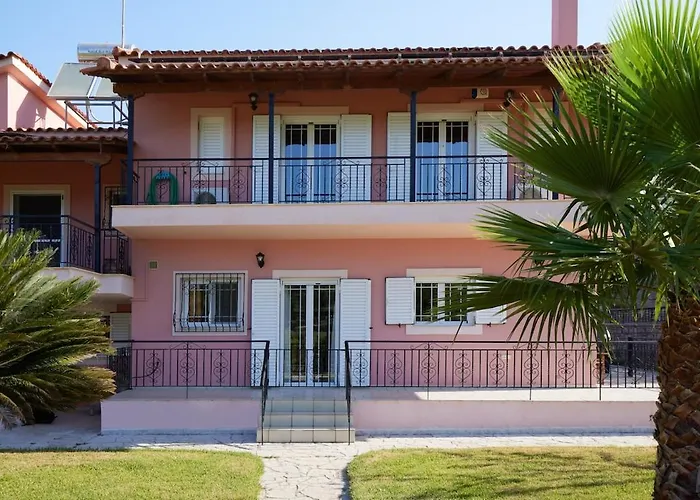 Modern Retreat Near Ancient Olympia And Sandy *