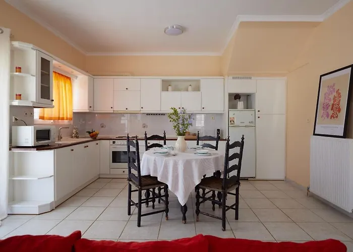 Modern Retreat Near Ancient Olympia And Sandy Apartament