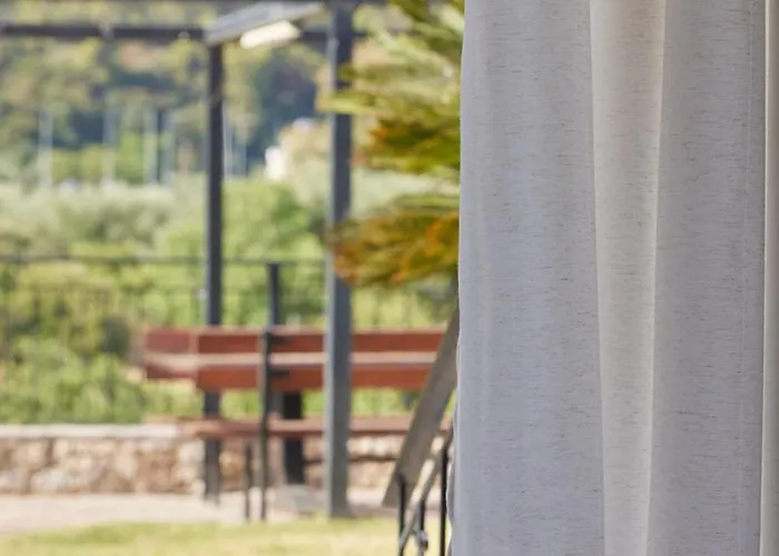 Modern Retreat Near Ancient Olympia And Sandy *