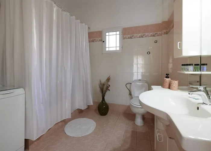 Modern Retreat Near Ancient Olympia And Sandy Apartament *