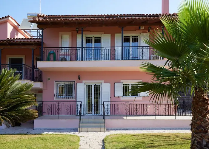 Modern Retreat Near Ancient Olympia And Sandy Apartament *