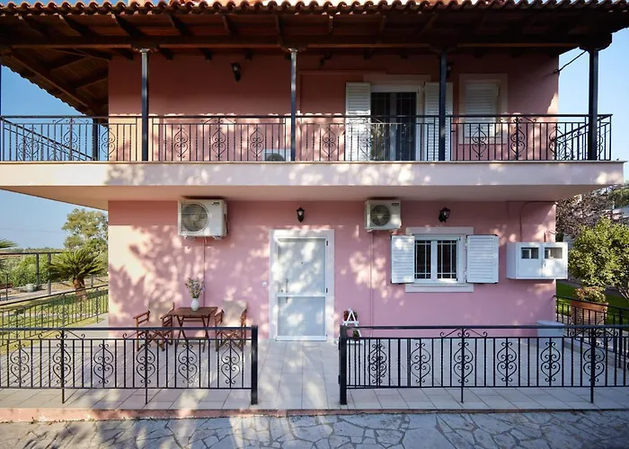 Modern Retreat Near Ancient Olympia And Sandy