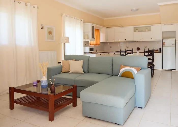 Modern Retreat Near Ancient Olympia And Sandy *